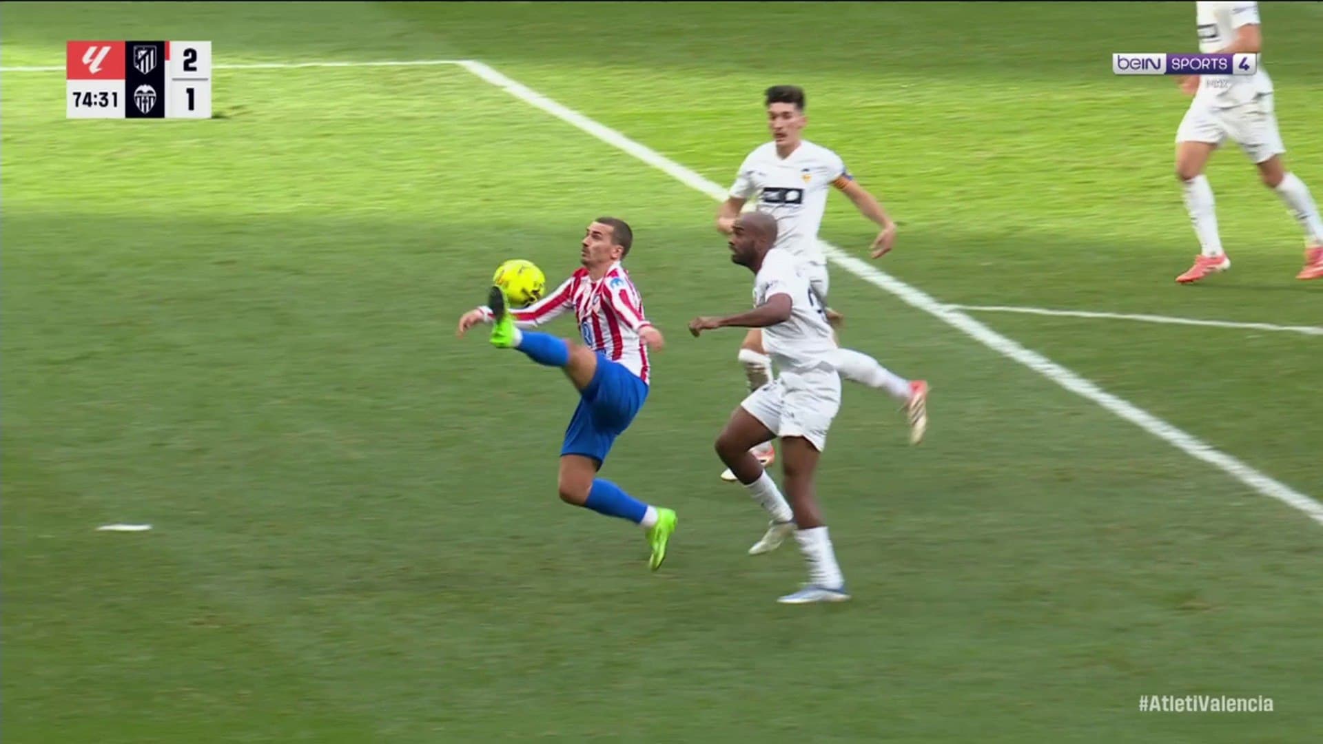 Griezmann's Stunning Goal Puts Atlético Ahead in La Liga!
